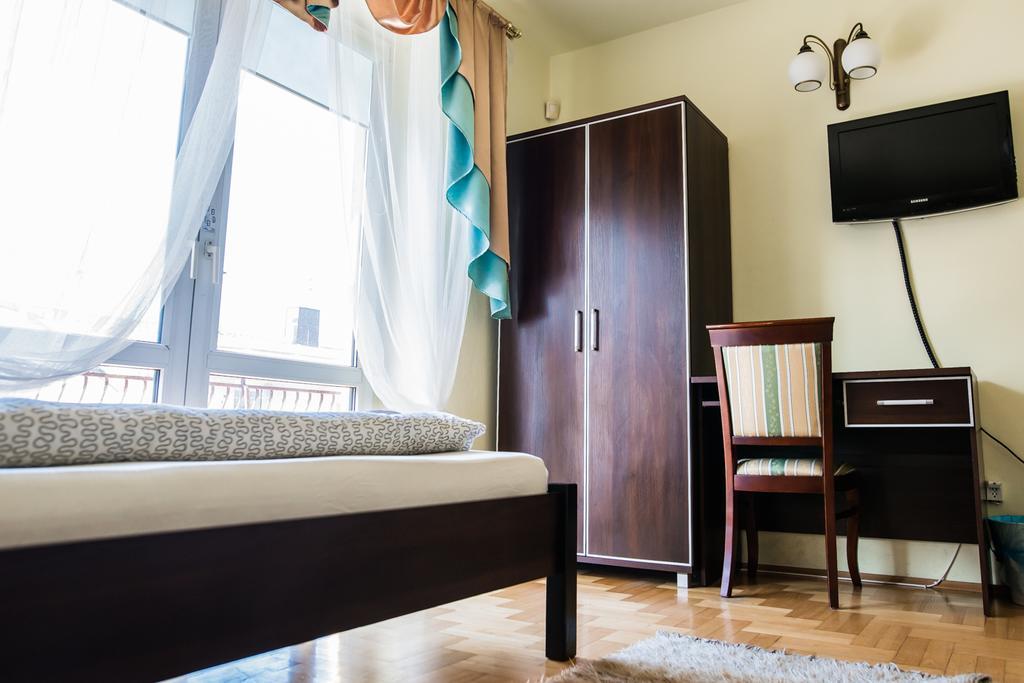 Willa Rynek Hotel Kielce Kültér fotó