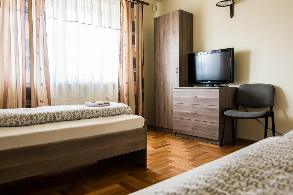 Willa Rynek Hotel Kielce Kültér fotó